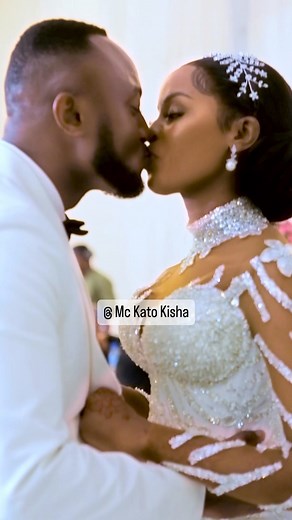 234 reactions · 10 comments | Hilo KISS la mwishoni hapo limenisisimuajamani eeh.. BABE unachezanae kwa mahaba kama hivi❤️sio kaka/dada yako huyo!! #SongoroAndMariam wedding highlights #McKatoKisha  | Mc Kato Kisha | Facebook