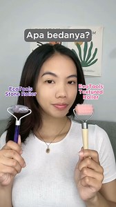 Ecotools punya dua jenis facial roller, lho! Ada yang dari batu kristal dan juga silikon bertekstur. Nah, bedanya begini ya, babe 🥰 #ecotools #ecotoolsindonesia #ecobeauty #EcoFriendlyBeauty #CleanBeauty #GreenBeauty #MakeupTools #facialroller #facialtexturedroller #amethystroller #jaderoller | Eco Tools Indonesia