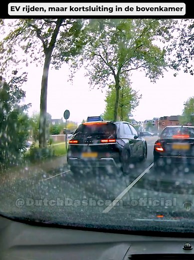 ✅️ Zelf ook iets gefilmd? Deel het! 🌐 Gebruik het formulier op onze website, link in bio @dutchdashcam_official Volg ons voor de beste dashcam content uit Nederland! #dutchdashcam #dashcam #EV #ionic #boos