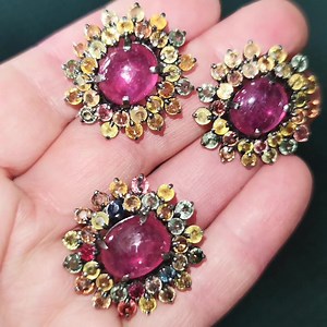 LIGO! LIGO! Gaismas, saules, dabas svētki! 😀🌞🌱 Auskari - 265,53€ Gredzens - 18; 196,84€ LIGO! LIGO! Holiday of light, sun, nature! 😀🌞🌱. A luxurious set with natural Rubies and sunny Sapphires will fill you with joy and light! ЛИГО! ЛИГО! Праздник света, солнца, природы! 😀🌞🌱. Роскошный комплект с природными Рубинами и солнечными Сапфирами наполнит вас радостью и светом! ☎ 371 67 298 710 📌 LATVIA, LV1010, Riga, Baznicas 32-1 #anart #jewelry #silverjewelry #silver #ring #earrings #pendant