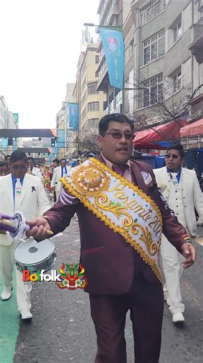 La Entrada del Gran Poder es una festividad religiosa y cultural que se celebra en La Paz, Bolivia, cada año entre mayo y junio La festividad gira en torno a la imagen del Señor Jesús del Gran Poder, una devoción que se arraigó en La Paz en el siglo XX. La Entrada, en particular, es un despliegue de color y energía, donde diferentes fraternidades folklóricas recorren las calles de la ciudad. Cullaguada danza de origen boliviano #Granpoder🇧🇴 #bolivia🇧🇴 #bolfolk #argentina #mexico #españa #hec