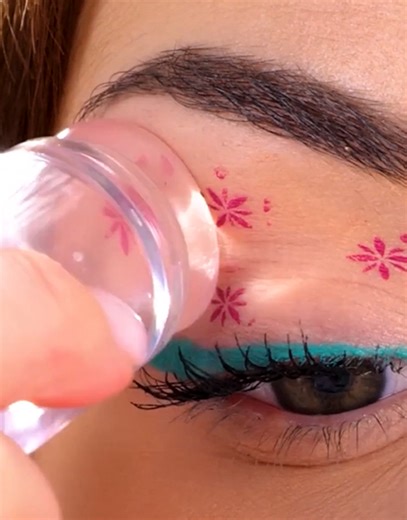 Easy eye makeup tricks!: Get those perfectly done up eyes for your next event with these | 5-Minute Crafts GIRLY