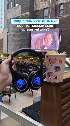 🍿🎥 Rooftop Cinema Club has returned to NYC! Have you tried this cool date or girls night idea? This Summer make sure you catch a rooftop film in Midtown with @rooftopcinemaclub! Get more details and a full schedule at our #linkinbio! #newyorkcity #nysee #explorenyc #whattodonyc #nyclocal #nycrestaurant #nyceats #newyorkcity #foodiesofinstagram #seated #manhattan #foodies #nycevents #newyork #nycfood #thingstodonyc #nyc #datenight #datenite #datenightideas #nycmovies #thingstodonyc #nycrooftop 