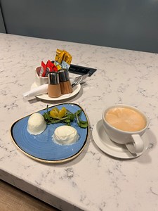 Review: United/Air Canada Arrivals Lounge - London Heathrow (LHR) Terminal 2 - BoardingArea