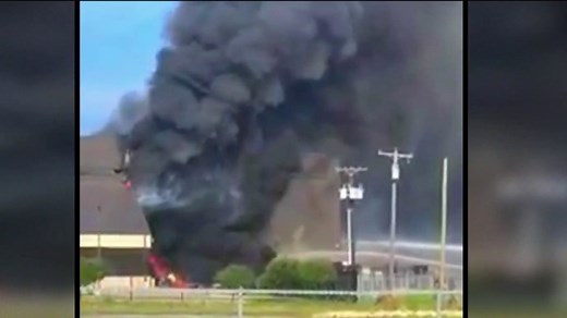 Investigation underway after 10 killed in small plane crash at Texas airport