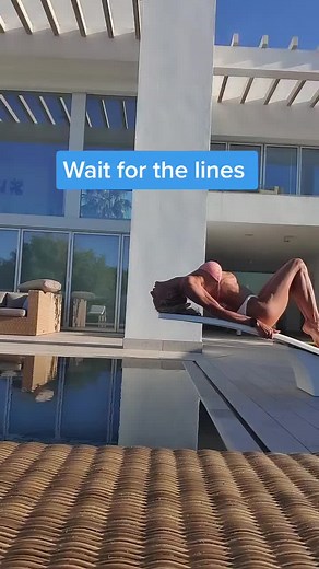 Just chilling and doing my ting #foryou #girls #flexible #fitness #pool #splits #spain