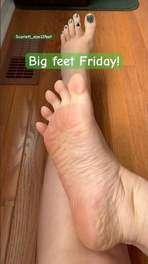Big feet Friday! Toes and soles #foot