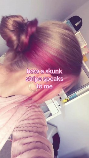 Skunk Stripe Hair vs Natural Hair: How Each Style Speaks to Me