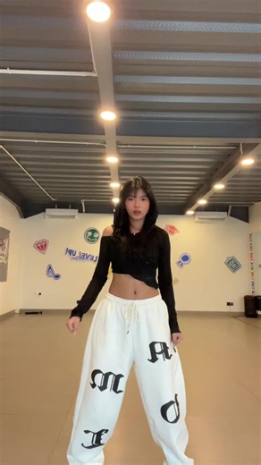 Amateur Twerking in Sweatpants by Rheanna Mae