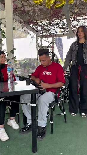 بنت كفيفه تنقذ الشاب😳