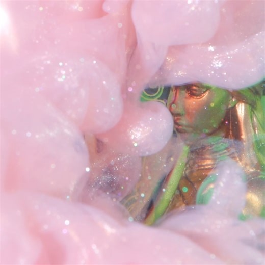 Look closer, a new Warmer is coming soon 👀✨ | Scentsy Australia & New Zealand