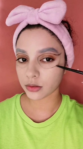 #ahs #makeup | Valeria Hernández MUA