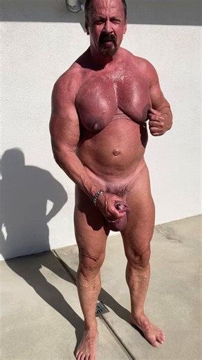 RT @PecGod: Jacking Next To The Pool