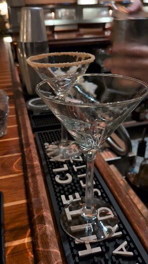 Saturday nights are for martinis 🍸@the_aviary_restaurant_ What's your favorite cocktail on our menu? #martinitime #localeats #swanseama #bristolfoodie #bostondrinks #cocktailtime #theaviary #datenight❤️ #saturdaynight | The Aviary Restaurant