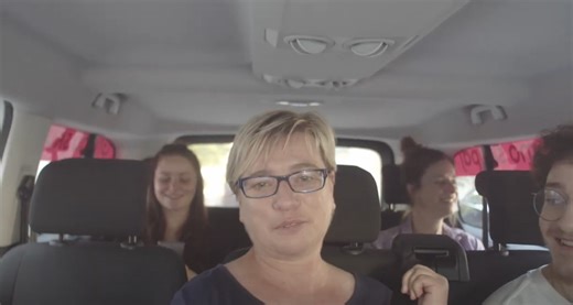 19 reactions | V prestolnico se dnevno na delo pripelje več kot...