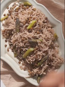 Episode 3: Offbeat Adulting, while making this delicious Lebanese Mujadara. Tell me, would you trade adulthood for childhood again? Do you feel a carefree, no-responsibility life is worth giving up the freedom an adult has? I’m curious! Also, you need to try this Mujadara recipe with some asparagus which is very much in season right now! Fried onions on top of lentils and rice? COMFORT!!! #mujadara #lebanese #middleeasterncuisine #lentils #rice #vegan | Tasty UK