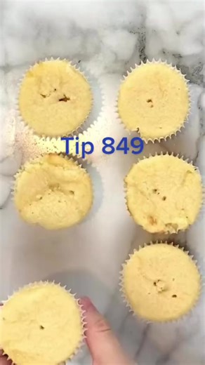🧁 pipe some swirls with me! 🧁 #cupcakes #cupcake #buttercream #ateco #piping #pipingbuttercream #satisfyingvideos #SummerMashup #BVIRAL | Off The Menu