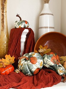 29 reactions | Check out these autumn decoupage gourds made by @fromscratchwithmaria!  This creative DIY uses Aleene’s Premium Decoupage with paper napkins for a fabulous fall vibe! | Aleene's Adhesives | Facebook