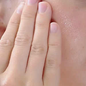 13 reactions | Thanks to its fresh and non-sticky texture, the Sebium Lotion immediately penetrates the skin to regulate sebum production and add an extra dose of hydration! Top Tip: Lightly pat into the skin for best results. Say hello to rebalanced skin! #RebalanceYourSkin #Lotion #Bioderma #Naos #NaosBrand #CleanSkin #Skincare #SkincareRoutine SkinProducts #Healthyskin #BeautyRoutine #SkinTips #BeautyTips | BIODERMA | Facebook