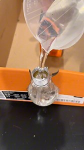 Tutorial de como fazer um projetor de cinema caseiro usando uma caixa de sapato e uma luz transparente com água olha só esse resultado #facavocemesmo | Wil Vlog