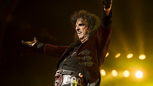 The proof is in the pudding: Alice Cooper's annual Christmas Pudding Fundraiser is going to rock