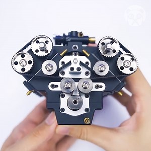 Building a smallest 28cc toyan V8 engine | Bored Panda Art