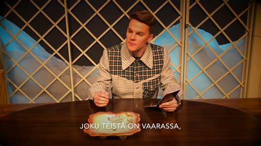 Tänään kasiluokkalaiset Taidetestaajat pääsevät näkemään Agatha Christien klassikkonäytelmän Hiirenloukku. Arvaavatko he murhaajan? Ylikonstaapeli Trotterin sanoin "kaikki ovat epäilyksenalaisia". Taidetestaajat on Suomen suurin kulttuurikasvatusohjelma, jonka tavoitteena tavoitteena on tarjota nuorille taide-elämyksiä ja työkaluja muodostaa kokemuksestaan perusteltu mielipide. Mitä mieltä he ovat kokemastaan? Lähtisivätkö he uudelleen? Jos sinä, et ole vielä nähnyt huippusuosittua Hiirenloukkua