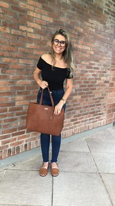 1.7K views · 11 reactions | Bolsa colcci R$439,90 chiringuitas caramelo R$159,90 | Poison Surf Shop | Facebook