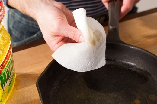 The Easy Way to Restore a Rusted Cast-Iron Skillet