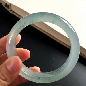 Natural Jadeite Bangle | I Love Jewelry