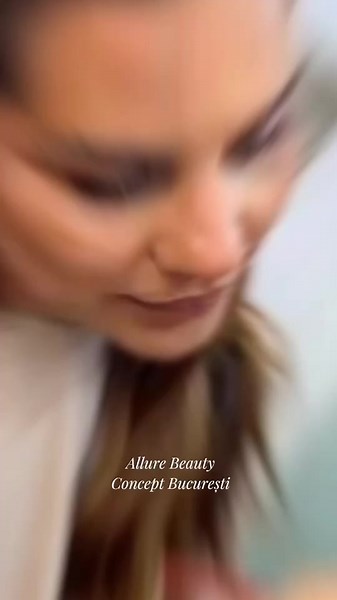 La Allure Beauty Concept, frumusețea nu este doar despre aspectul exterior, ci despre cum te simți în pielea ta. 🌸 Situat în inima Bucureștiului, salonul nostru este un sanctuar al rafinamentului, creat special pentru tine. De la momentul în care pășești în salon, ești întâmpinată de o atmosferă caldă și primitoare, unde fiecare detaliu contează. Echipa noastră de profesioniști, cu experiență vastă în domeniul frumuseții, este pregătită să îți ofere cele mai bune servicii, personalizate pentru 