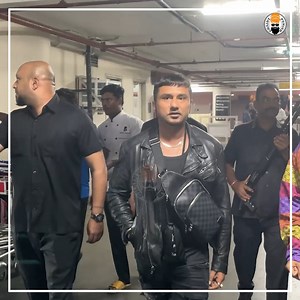 Honey Singh recalls his effigies being burnt; reveals his upcoming documentary 'Yo Yo Honey Singh Famous' Spotted at the airport #ghaintpunjab #yoyohoneysingh #bollywood #spotted | GhaintPunjab