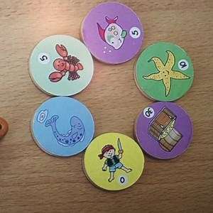 ERGO CHALLENGE (photo 74). Ça c’est de la #créativité ! Une création de Mylène Poll, étudiante en fin de 2eme année à l'école d'ergothérapie de Limoges. Le challenge a cessé de recevoir vos envois depuis le 1er juillet. Ouf !!! il y a beaucoup de fans de l’ergo!!! Je vais continuer de publier les photos reçues jusqu’à épuisement 🙂 Ensuite, nous aurons un vote pour la plus populaire. Il y aura deux prix 🥇! : un pour la photo gagnante et un pour une des personnes qui aura voté pour la phot