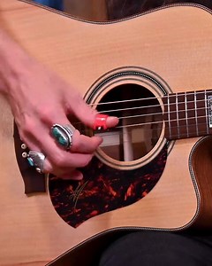 Use your fingers, Use a pick, quick switch! 👍🏼 Our thumb pick is built for guitarists who enjoy playing with their fingers (fingerstyle) but also enjoy playing with a pick (flatpicking). Players love the Black Mountain Pick because it feels like a regular guitar pick, but it also feels like a traditional thumb pick. | Black Mountain Picks
