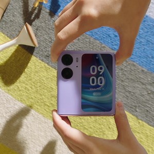 Flip phones are back! Discover the stylish, pocket-sized #OPPOFindN2Flip 💜 | OPPO