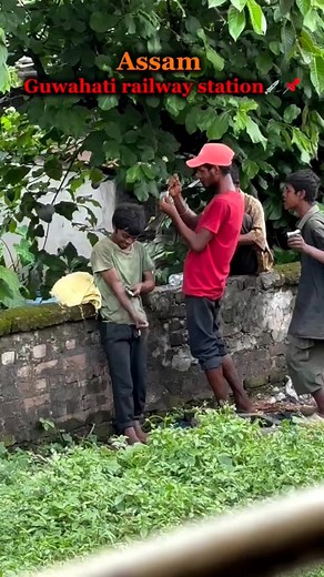 Assam Guwahati railway station 💉😡🥹 #trendingreel #tranding #assam #HimantaBiswaSarma #AssamPolice #viralreelschallenge2025viralreelschallengejaiviralreelschallengeviralreelschallenge #viral #everyonehighlights #viralvideoシ #viralphotochallenge #follower #followersreelsfypシ゚viralシfypシ゚viralシalシ #reelinstagram # | Rupom Das