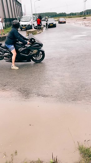 Sportbike Riding Techniques on Wet Roads