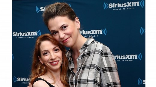 ‘Younger’ Star Molly Bernard on Why She Just Had to Talk About Sutton Foster’s Pubic Hair (Video)