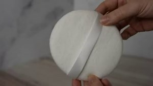 Powder Puff, manqianxun 5.1Inch Large Loose Powder Puff for Body Powder, Ultra Soft Washable Velour Fluffy Body Powder Puffs with Ribbon, White