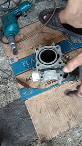 13K views · 84 reactions | How to open the comp cylinder on a Honda Vario 150 CC automatic motorbike . . . . . . . . . #engine #repair #mechanic #automotive #motorbike #motorcycle #england #london #manchester #Liverpool #leeds #stockholm #sweden #madrid #barcelona #netherlands #australia #viral | Aeon | Facebook