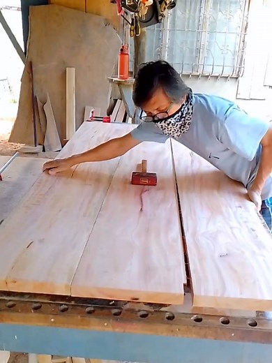 glue up the board🤔 #carpentrywork #woodworking #jointingboard