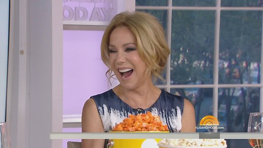 WATCH: KLG and Hoda talk about the benefits of going commando (Kathie Lee Gifford is all for it)! What do you think? | TODAY with Jenna & Sheinelle
