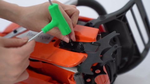 72cc 2-Cycle Gas Chain Saw with 24 Inch Bar for Wood Cutting and Tree Trimming