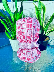 Bonnet de Saint-Valentin pour queue de cheval avec chouchou en satin, bonnet d'infirmière à imprimé coeurs, jolie casquette de queue de cheval technique chirurgicale pour femme, idée cadeau - Etsy France