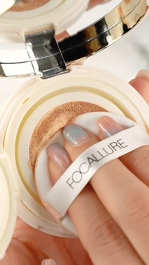 BB Cushion that slays all day! 💁‍♀️✨ Say goodbye to imperfections and hello to flawless skin with our high coverage BB Cushion. It's like your Instagram filter IRL, but better! 📸💖 #focallure #focalluremakeup #focallurebeauty #basemakeup #bbcushion #foundation #flawless #acnecoverage #porelessmakeup #longlasting #highcoverage | Focallure Philippines