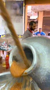 2K views · 49 reactions | Foul, aish baladí y té negro arousa... Este desayuno es de mis favoritos, ya que se asemeja a los frijolitos refrito con manteca, unas tortillas, su salsa y café negro . A todo le he tenido que encontrar una semejanza a lo que comía en #mexico  | Latina En Cairo | Facebook