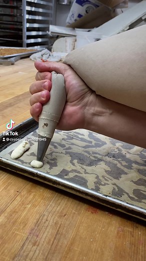 10K views · 384 reactions | Macaroon Crunch! We ship  NATION WIDE  Link to purchase in bio  | Circo's Pastry Shop | Facebook