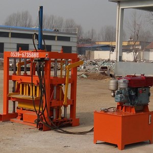 [Hot Item] Hydraulic Semi-Automatic Concrete Brick Making Machinery Qt4-30 Paving Interlock Block Making Machine