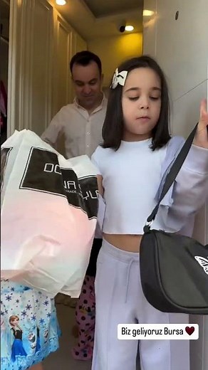 Biz geliyoruz Bursa 🥰merak ettikleriniz insta storyde #özlemlinaöz #springonshorts