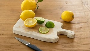 Wood vs Plastic Cutting Board - Which One Is Better?